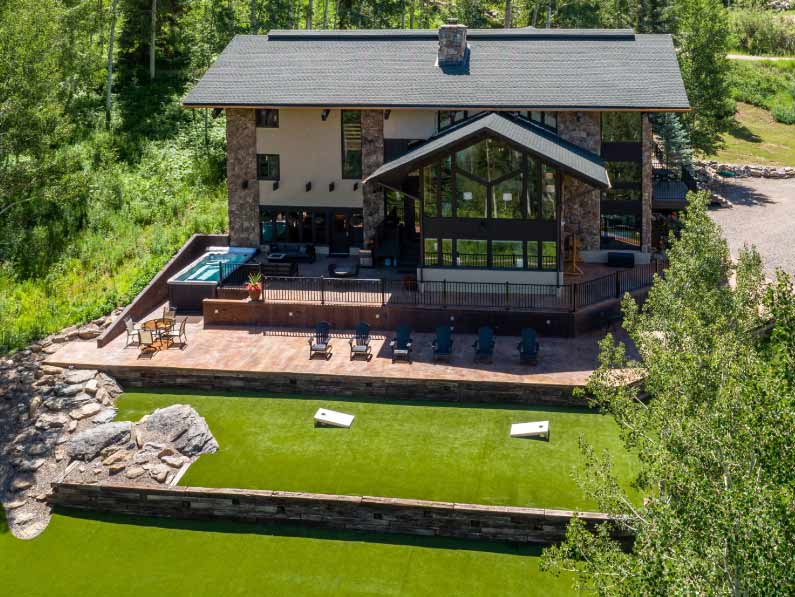 Sky Valley Chateau lodge exterior